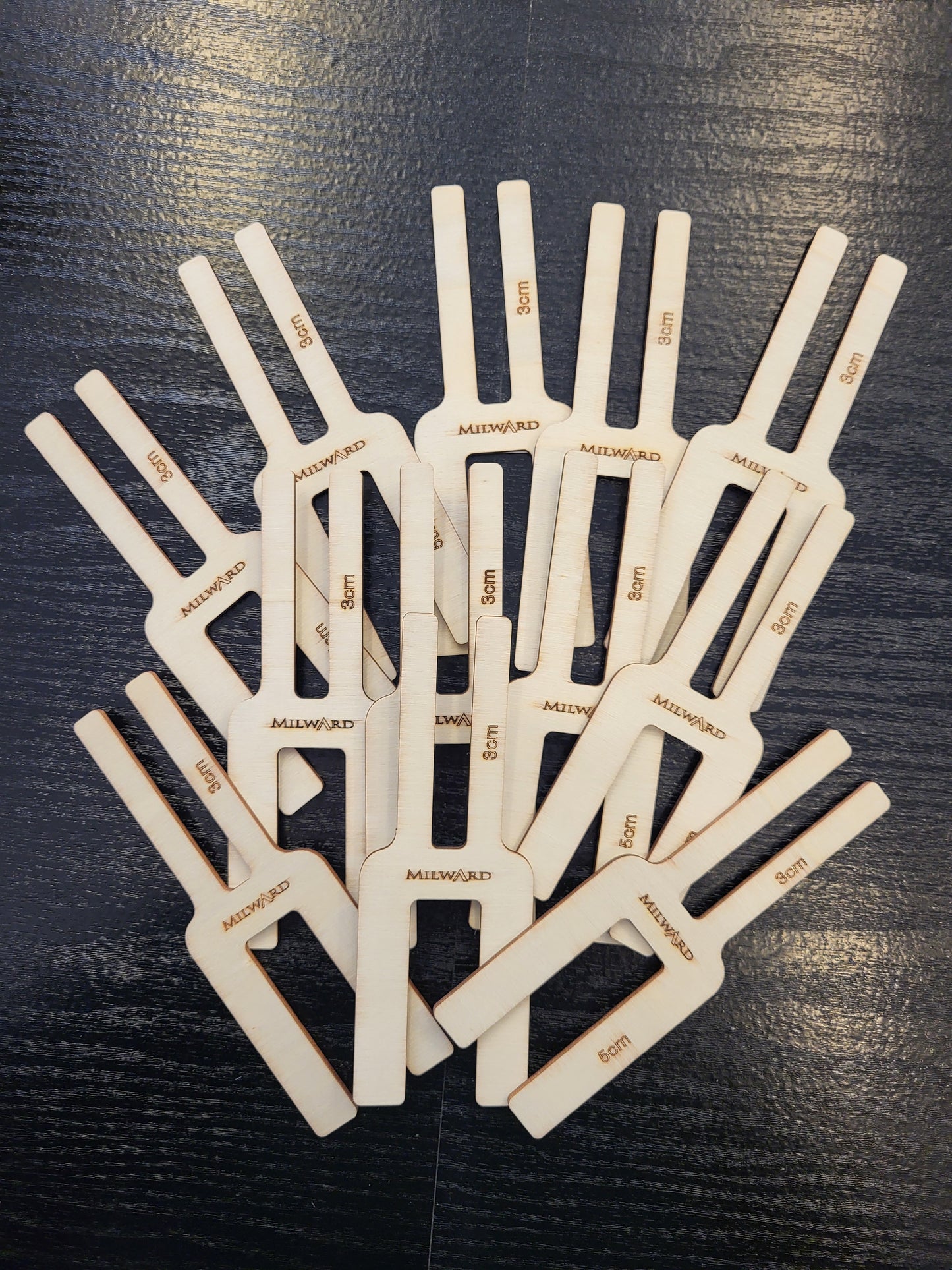 Pom Pom Maker - wooden 3cm & 5cm