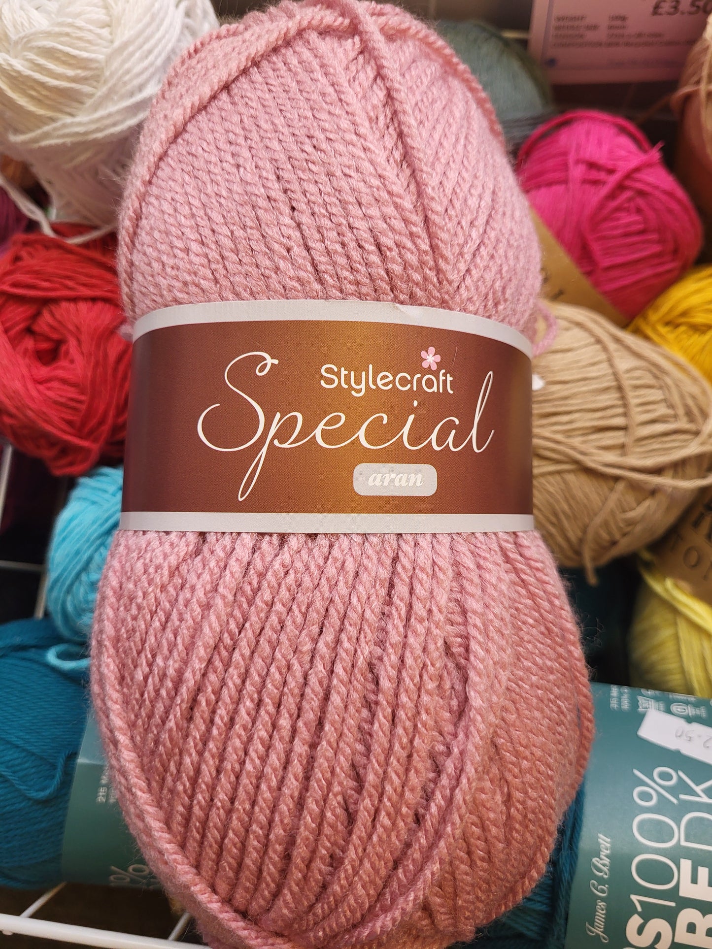 Special Aran yarn - shade Pale Rose 1080