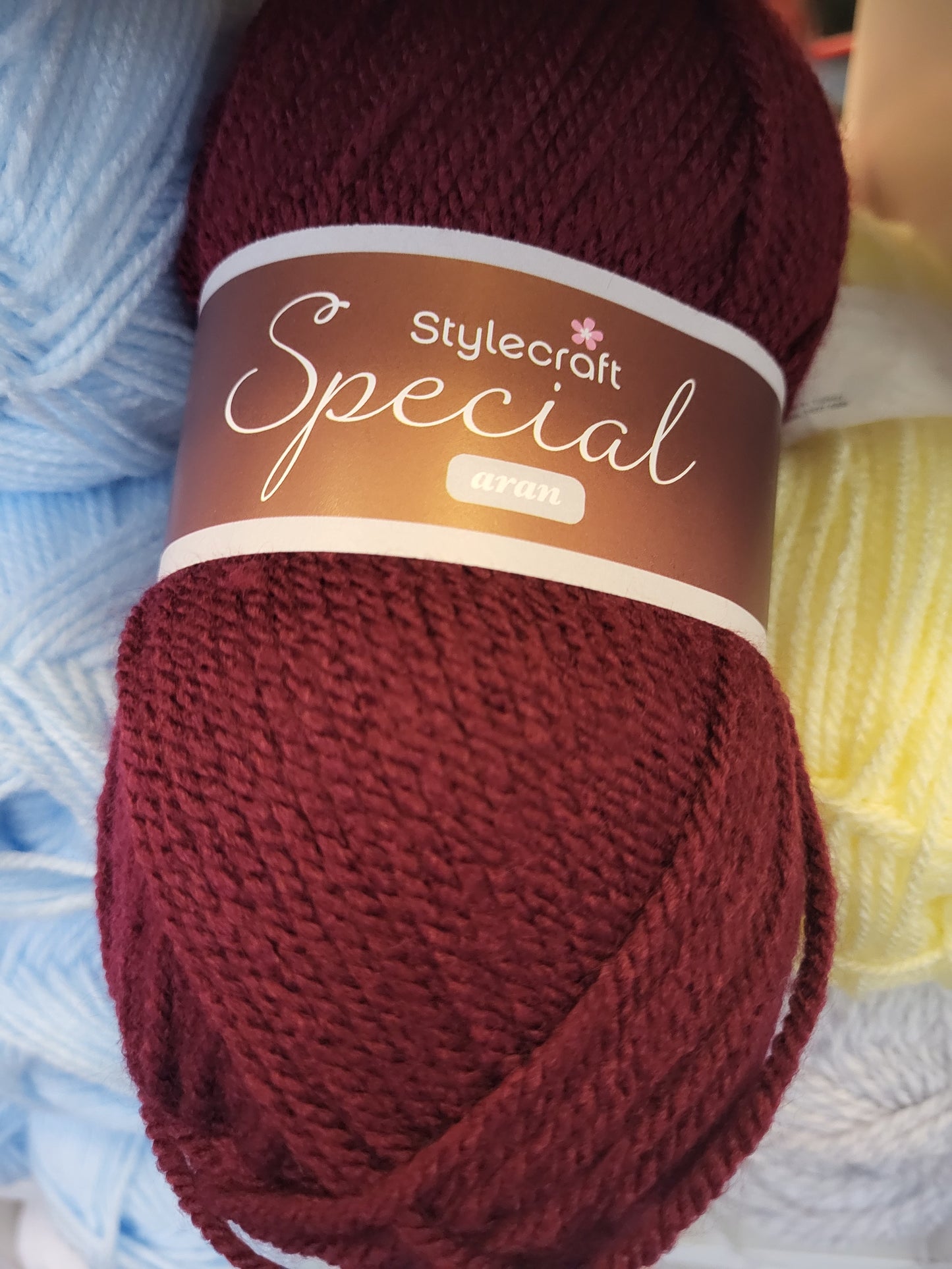 Special Aran yarn - shade Burgundy 1035
